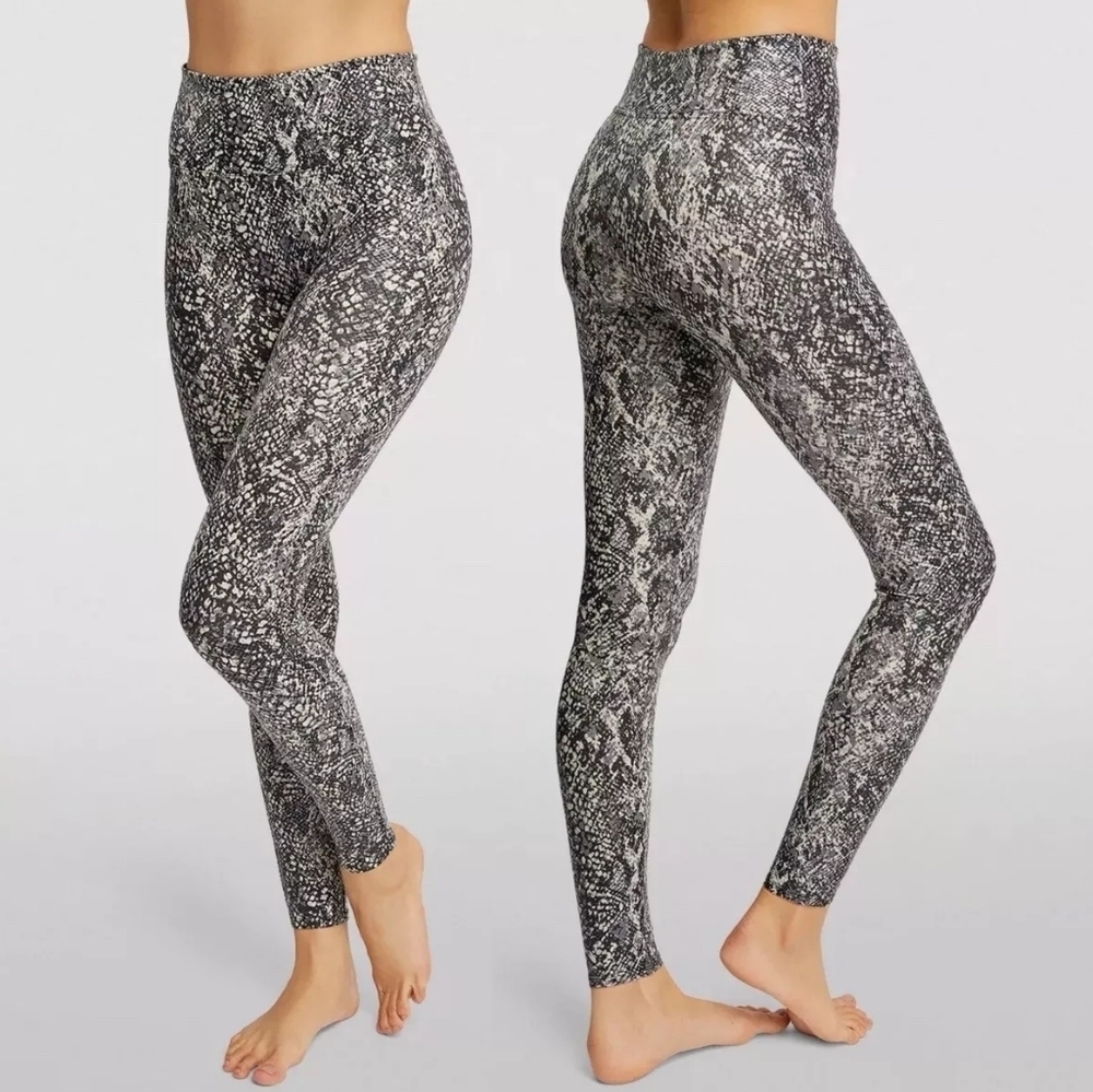 Spanx Faux Leather Grey Snake Shine Ankle Leggings Slimming Stretch. Size S/P
